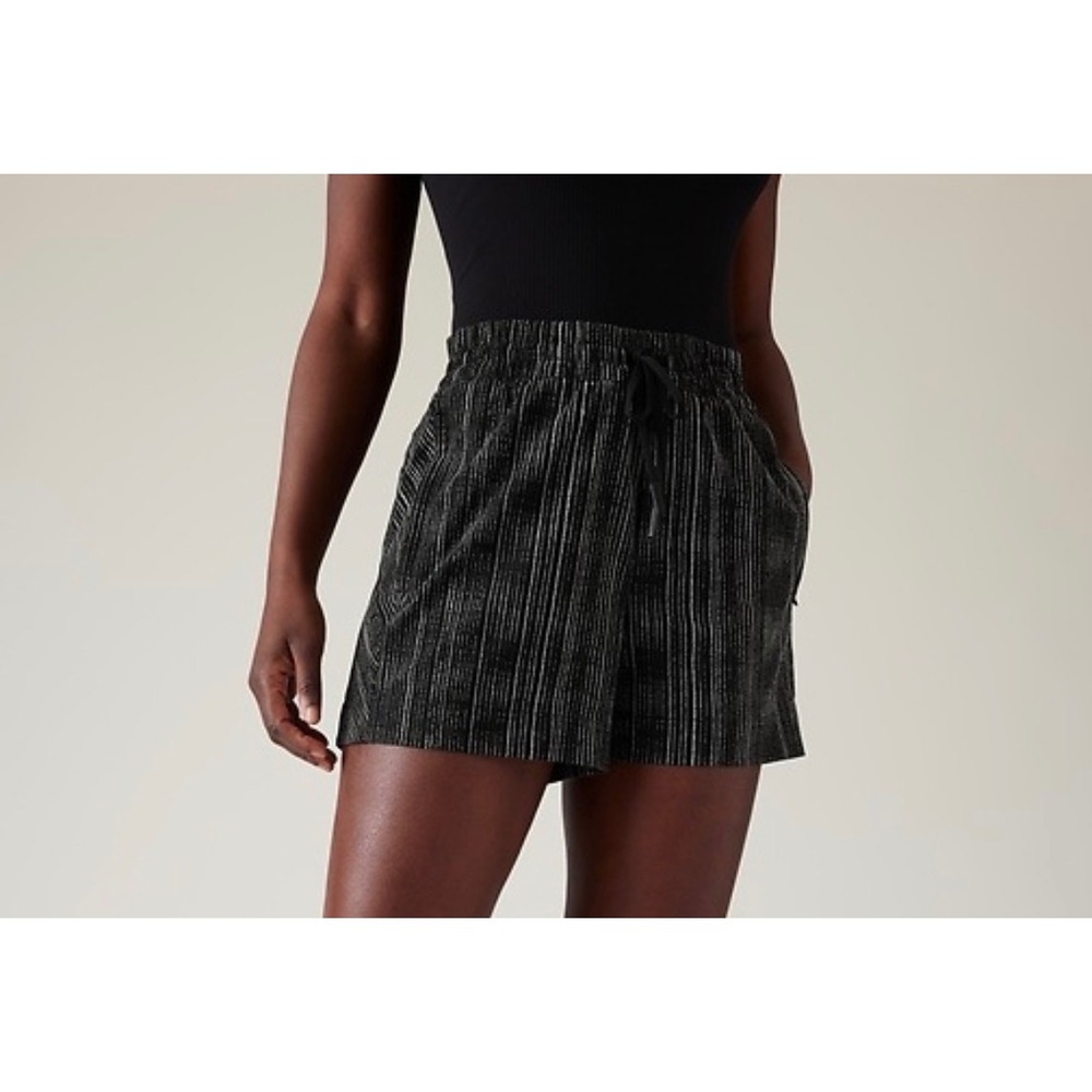 Athleta Arrival Shorts Black Amara Stripe Black Athletic Hiking Women 4 586826